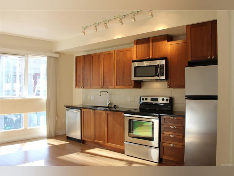 320-99 Chapel Street, Nanaimo, BC, V9R 5H3 - 3