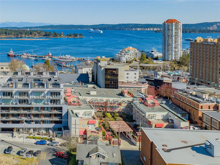 320-99 Chapel Street, Nanaimo, BC, V9R 5H3 - 2