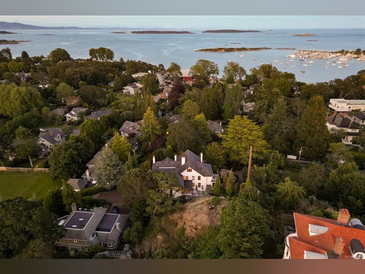 1630 York Place, Oak Bay, BC, V8R 5X2 - 99