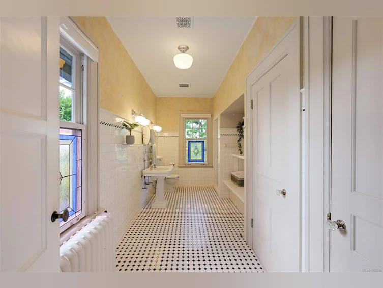 1630 York Place, Oak Bay, BC, V8R 5X2 - 60