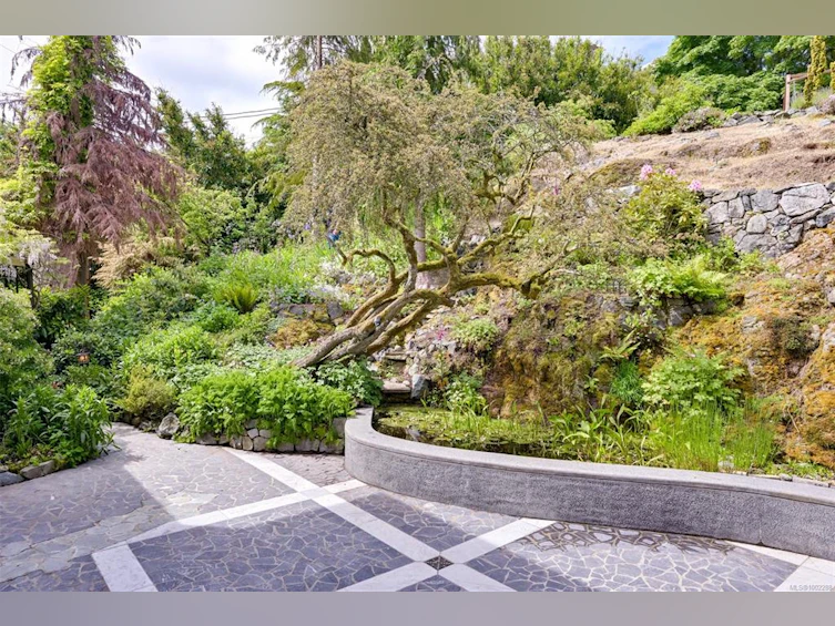 1630 York Place, Oak Bay, BC, V8R 5X2 - 31