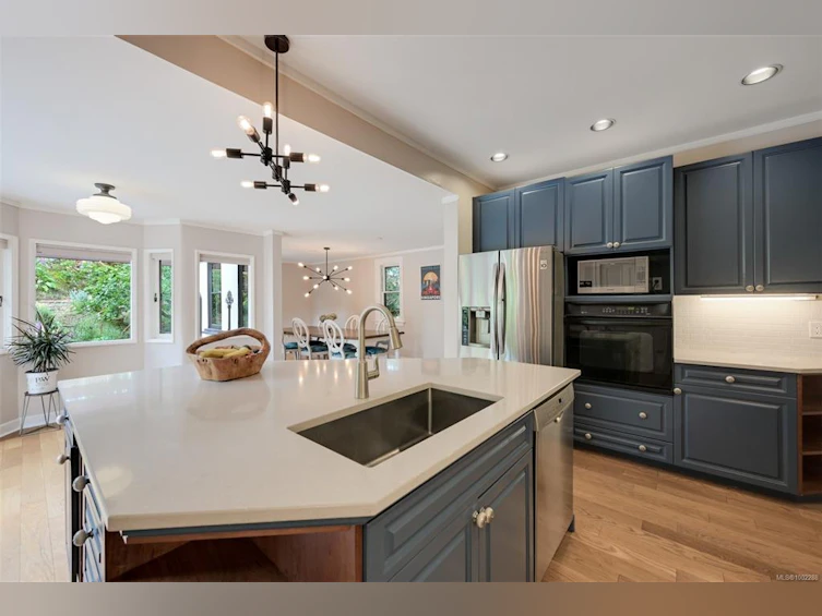 1630 York Place, Oak Bay, BC, V8R 5X2 - 23