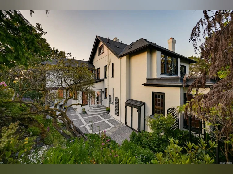 1630 York Place, Oak Bay, BC, V8R 5X2 - 86