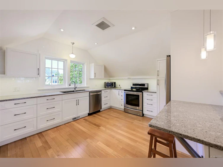 1630 York Place, Oak Bay, BC, V8R 5X2 - 68