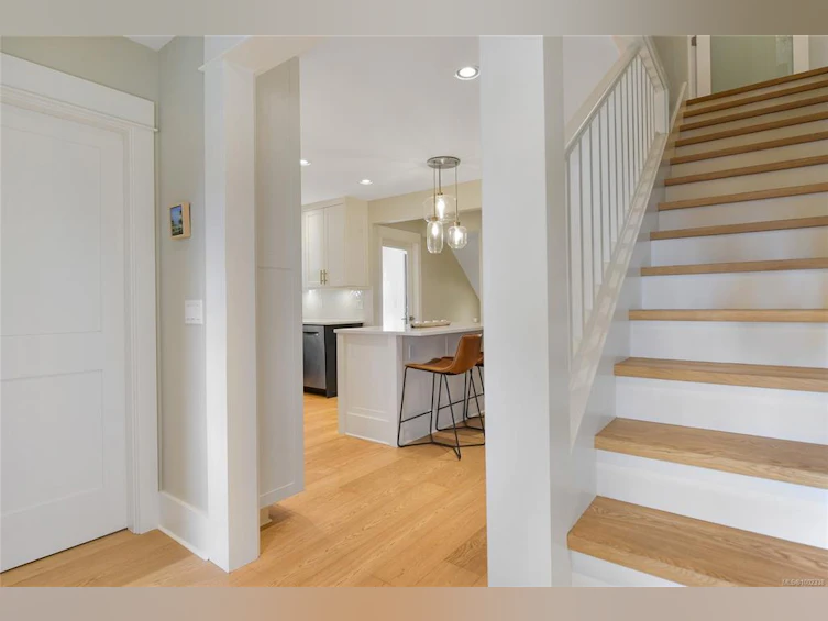 2350 Nottingham Road, Oak Bay, BC, V8R 6C1 - 31