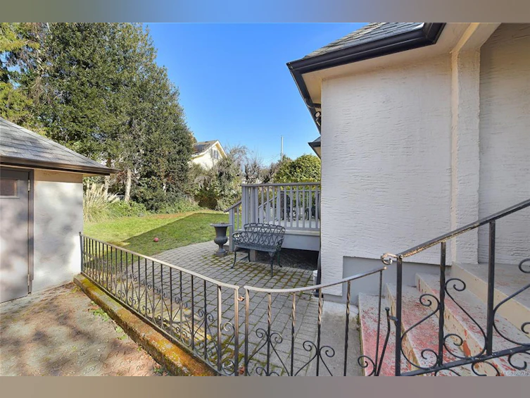 2350 Nottingham Road, Oak Bay, BC, V8R 6C1 - 70