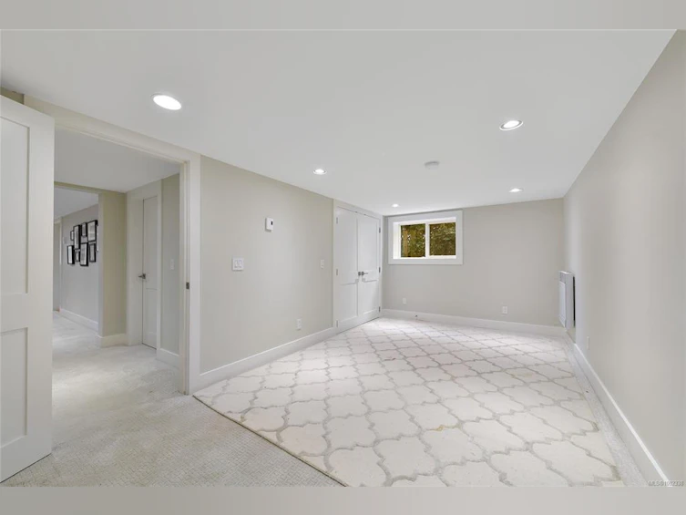 2350 Nottingham Road, Oak Bay, BC, V8R 6C1 - 60