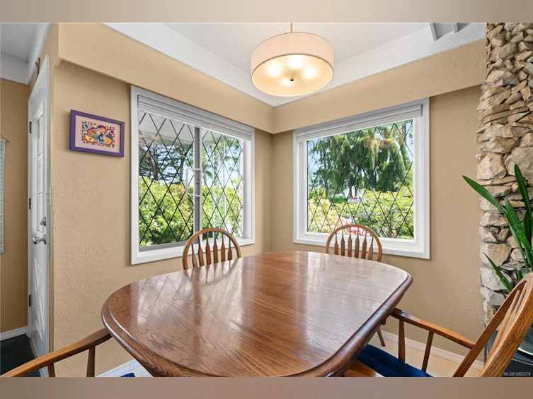 10270 Resthaven Drive, Sidney, BC, V8L 3H4 - 7