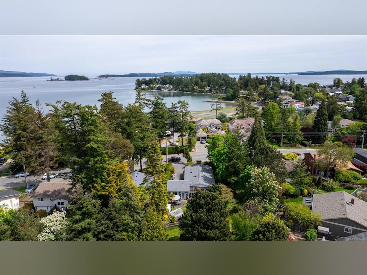 10270 Resthaven Drive, Sidney, BC, V8L 3H4 - 58
