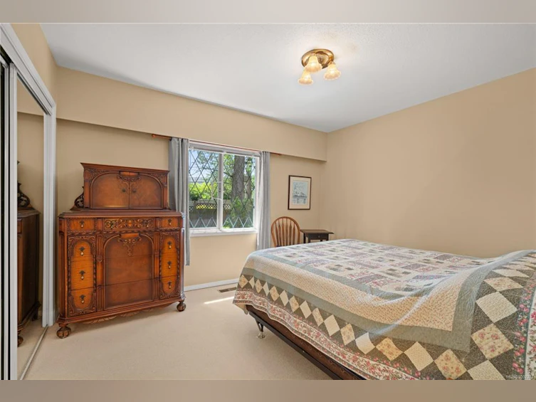 10270 Resthaven Drive, Sidney, BC, V8L 3H4 - 9