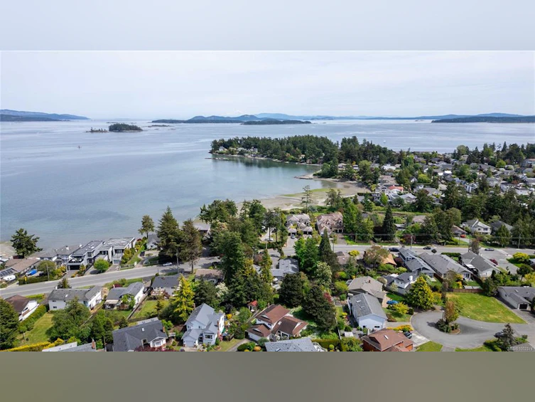 10270 Resthaven Drive, Sidney, BC, V8L 3H4 - 60