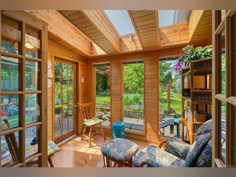 10270 Resthaven Drive, Sidney, BC, V8L 3H4 - 23