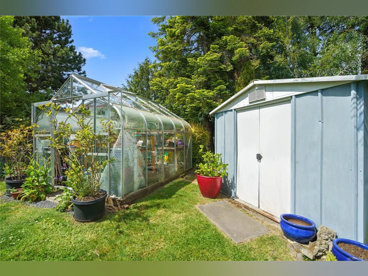 10270 Resthaven Drive, Sidney, BC, V8L 3H4 - 34