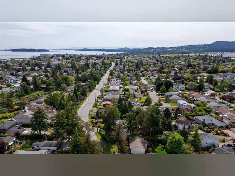 10270 Resthaven Drive, Sidney, BC, V8L 3H4 - 57