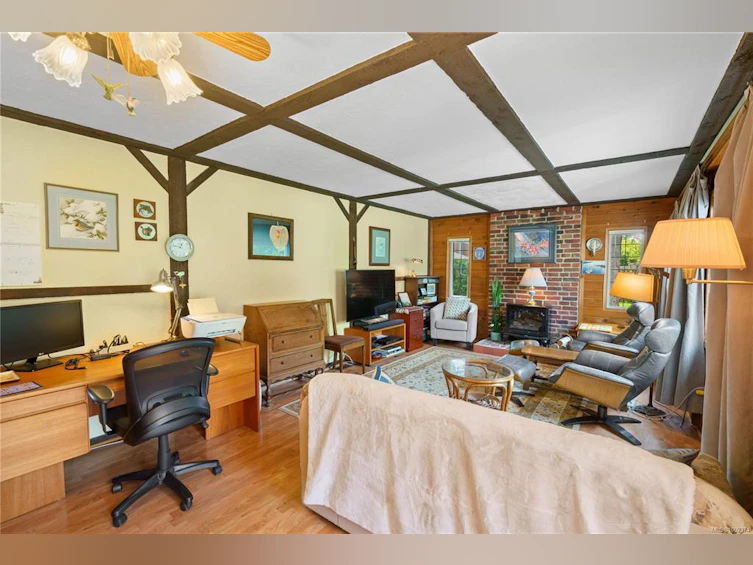 10270 Resthaven Drive, Sidney, BC, V8L 3H4 - 16