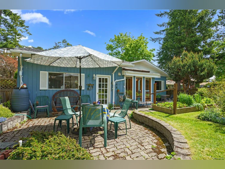 10270 Resthaven Drive, Sidney, BC, V8L 3H4 - 35