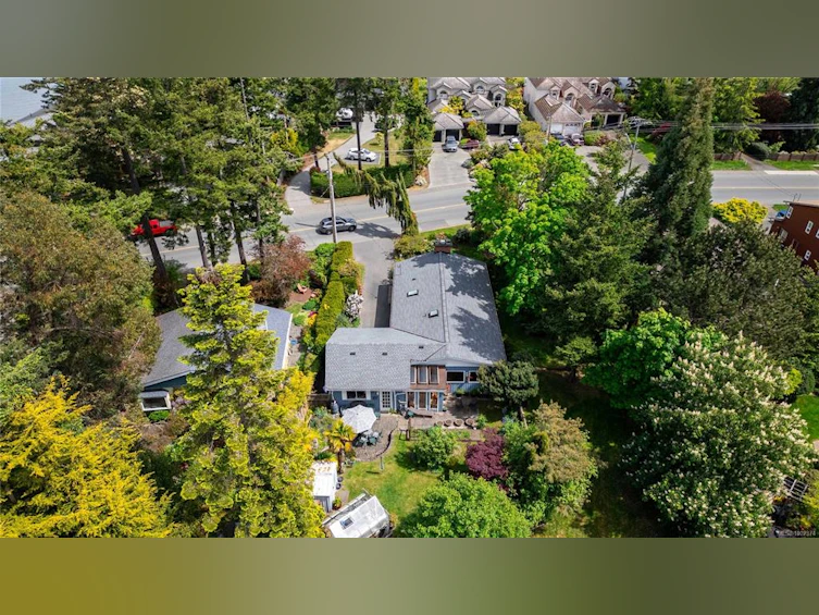 10270 Resthaven Drive, Sidney, BC, V8L 3H4 - 51