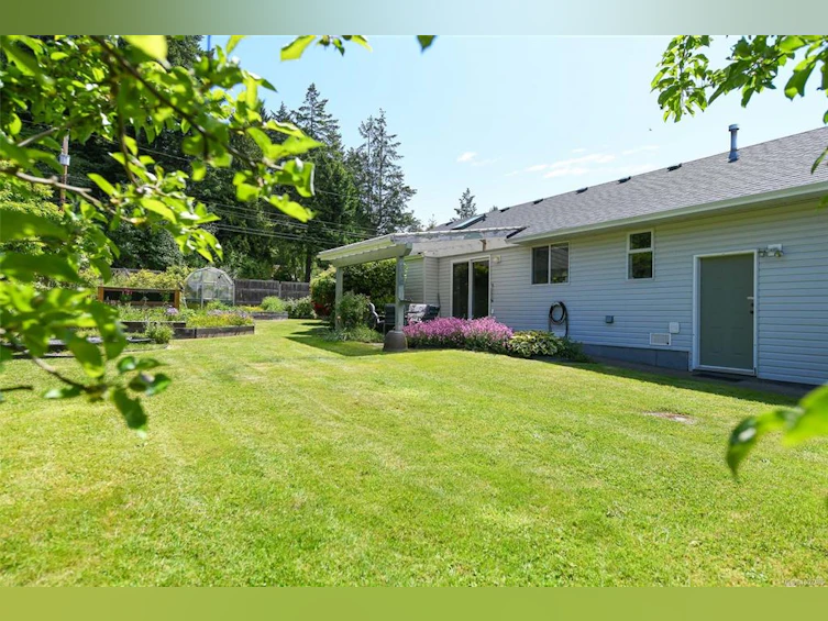 1400 Dogwood Avenue, Comox, BC, V9M 2Z5 - 4