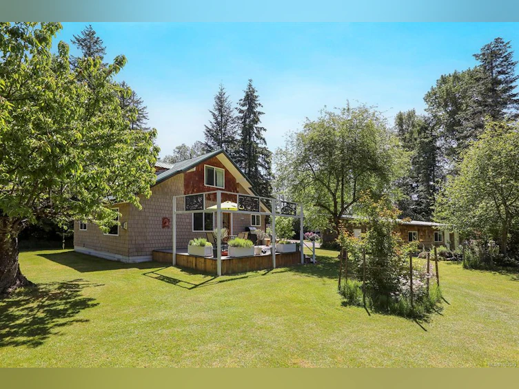 2470 Sackville Road, Black Creek, BC, V0R 2M0 - 20