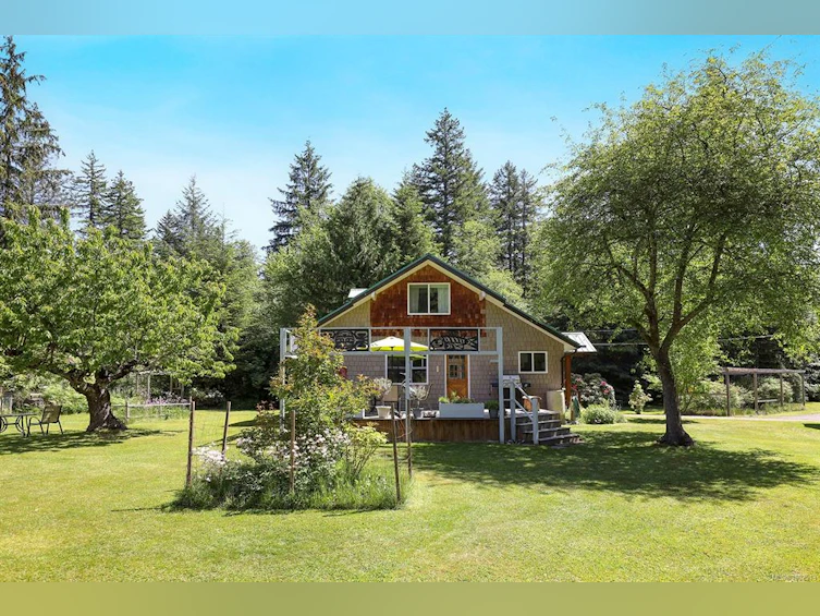 2470 Sackville Road, Black Creek, BC, V0R 2M0 - 21