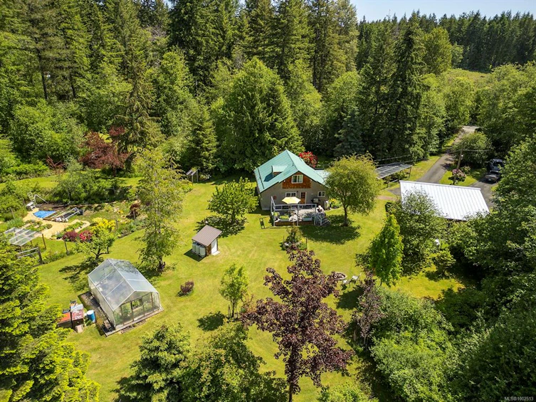 2470 Sackville Road, Black Creek, BC, V0R 2M0 - 2