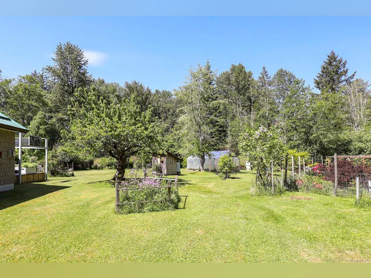 2470 Sackville Road, Black Creek, BC, V0R 2M0 - 57