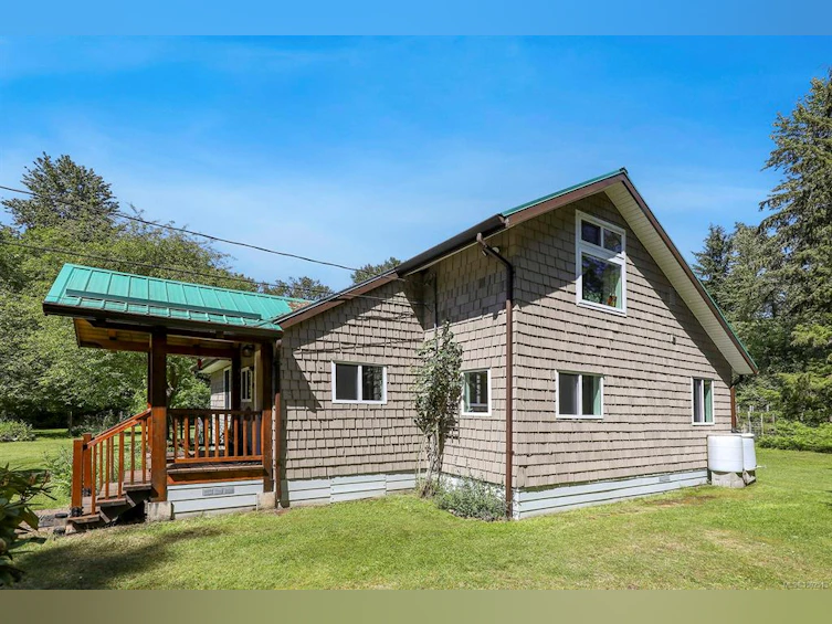 2470 Sackville Road, Black Creek, BC, V0R 2M0 - 19