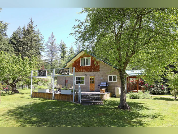 2470 Sackville Road, Black Creek, BC, V0R 2M0 - 22