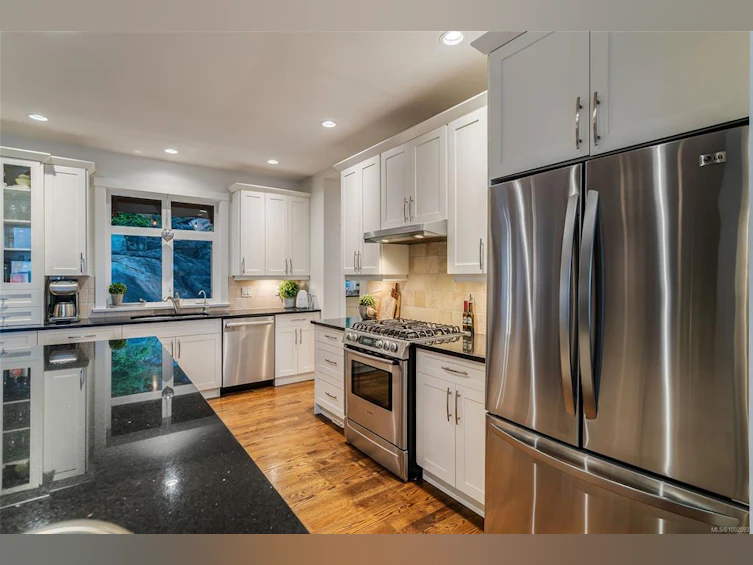 2251 Bonnington Drive, Fairwinds, BC, V9P 9L9 - 4