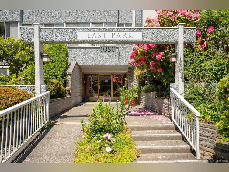 105-1050 Park Boulevard, Victoria, BC, V8V 2T4 - 24