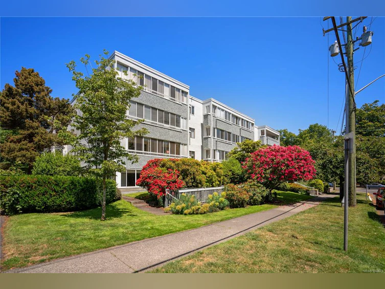 105-1050 Park Boulevard, Victoria, BC, V8V 2T4 - 25