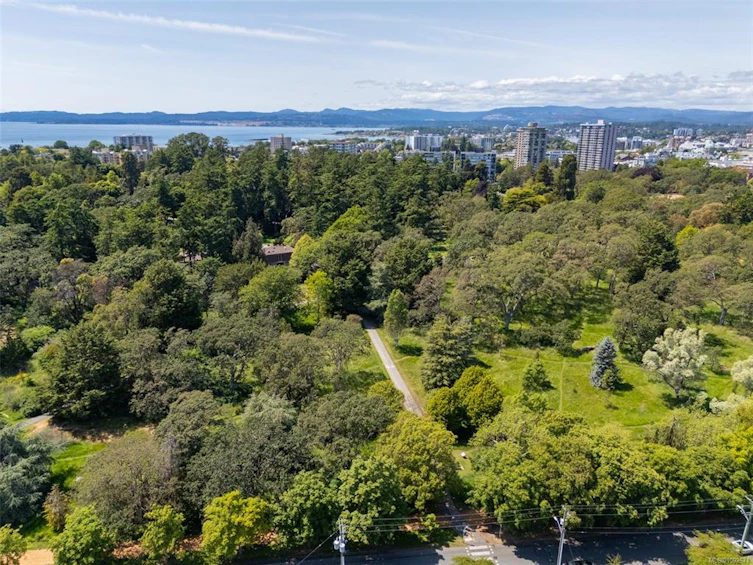 105-1050 Park Boulevard, Victoria, BC, V8V 2T4 - 38