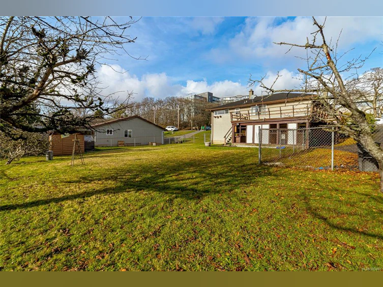 881 Mckenzie Avenue, Saanich, BC, V8X 3G4 - 35