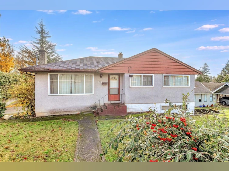 881 Mckenzie Avenue, Saanich, BC, V8X 3G4 - 3