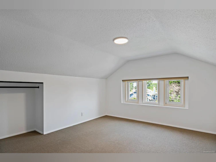 3027 Fifth Street, Victoria, BC, V8T 4B6 - 40