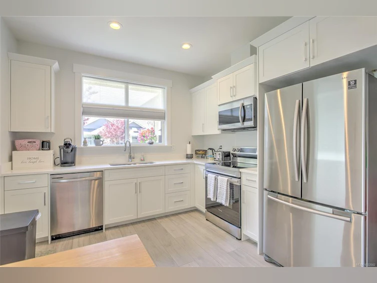 35-300 Grosskleg Way, Lake Cowichan, BC, V0R 2G1 - 8