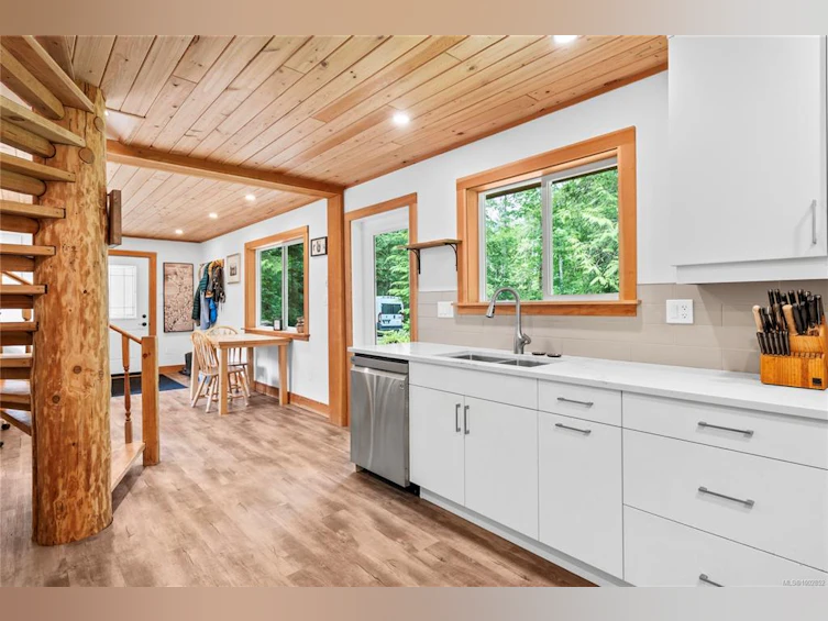 1186 Chatsworth Road, Hilliers, BC, V9K 1V6 - 4
