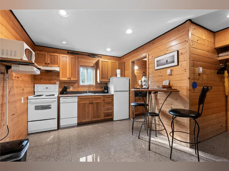 277 Boardwalk Boulevard, Ucluelet, BC, V0R 3A0 - 14