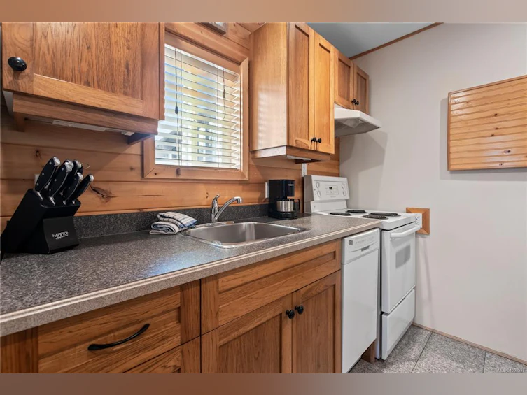 277 Boardwalk Boulevard, Ucluelet, BC, V0R 3A0 - 10