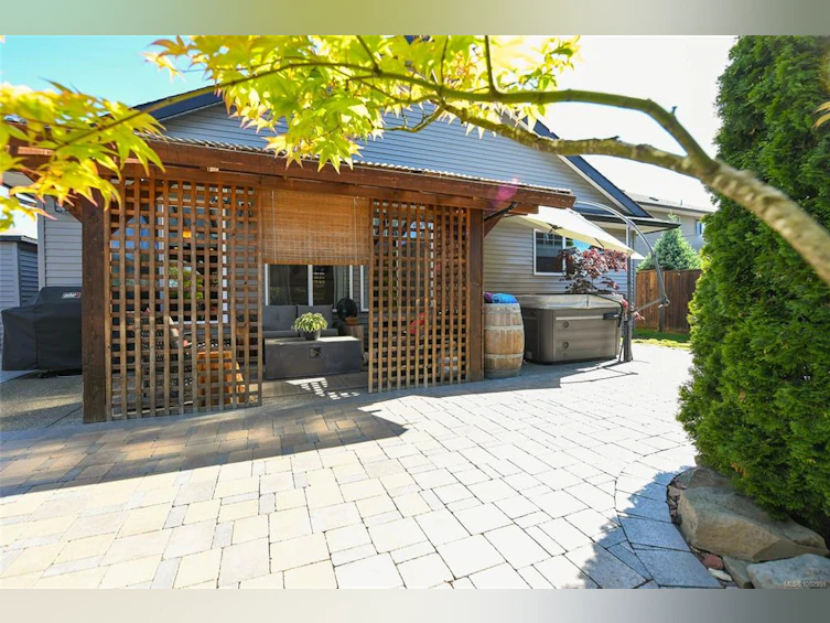 2664 Rydal Avenue, Cumberland, BC, V0R 1S0 - 41