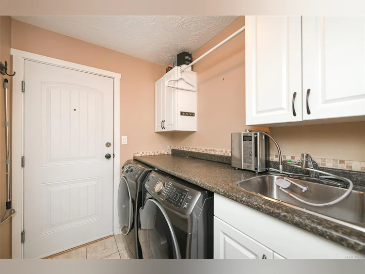 2664 Rydal Avenue, Cumberland, BC, V0R 1S0 - 24