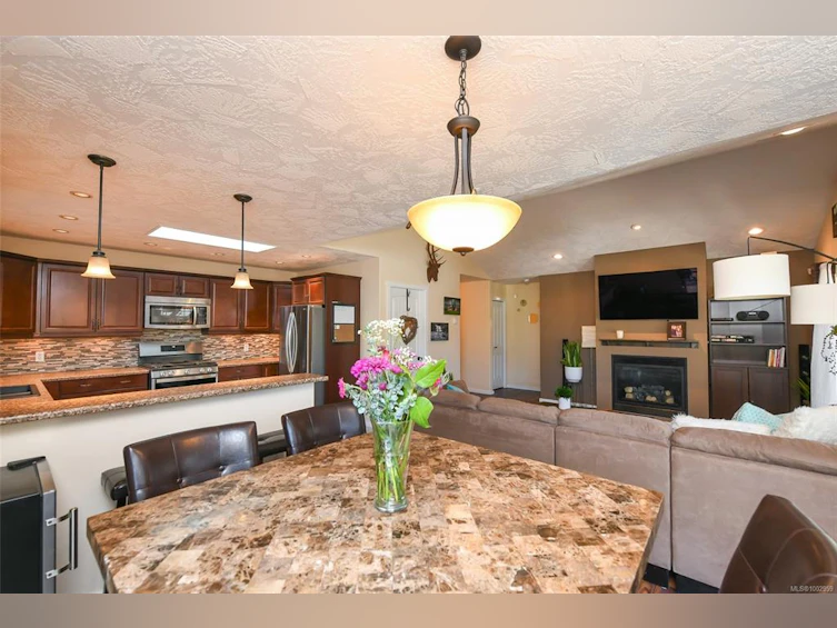 2664 Rydal Avenue, Cumberland, BC, V0R 1S0 - 16
