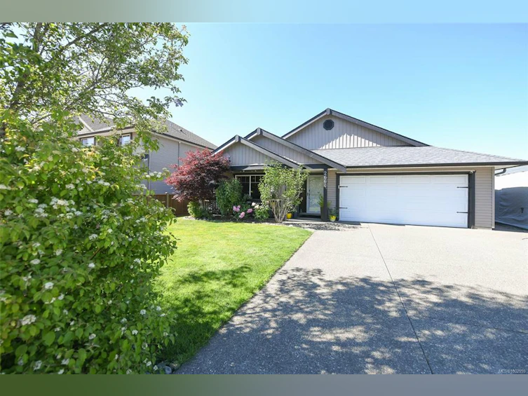 2664 Rydal Avenue, Cumberland, BC, V0R 1S0 - 48