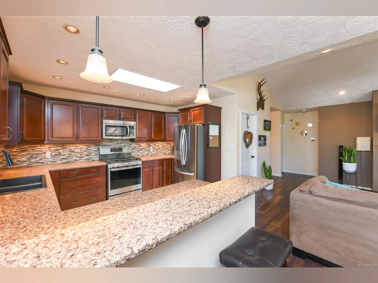 2664 Rydal Avenue, Cumberland, BC, V0R 1S0 - 15