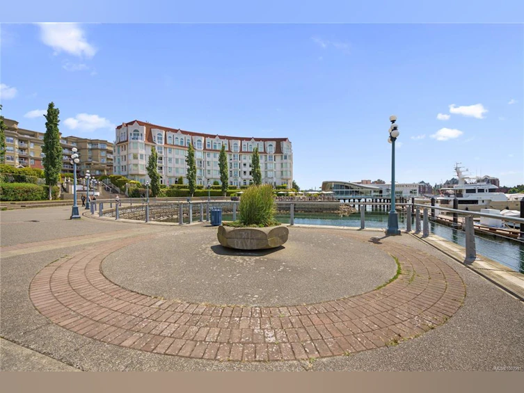 310-10 Paul Kane Place, Victoria, BC, V9A 7J8 - 40