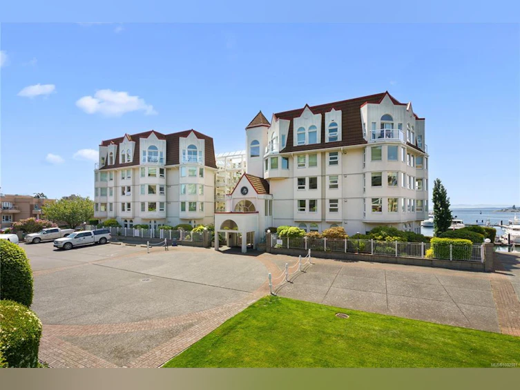 310-10 Paul Kane Place, Victoria, BC, V9A 7J8 - 32