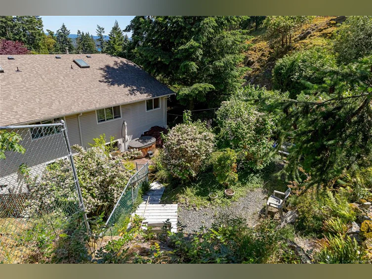 3962 Rock City Road, Nanaimo, BC, V9T 4Y8 - 39