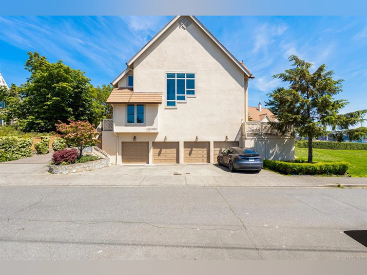40-211 Robert Street, Victoria, BC, V9A 3Z1 - 32
