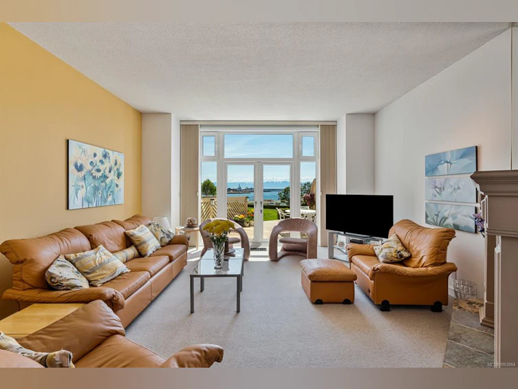 40-211 Robert Street, Victoria, BC, V9A 3Z1 - 3