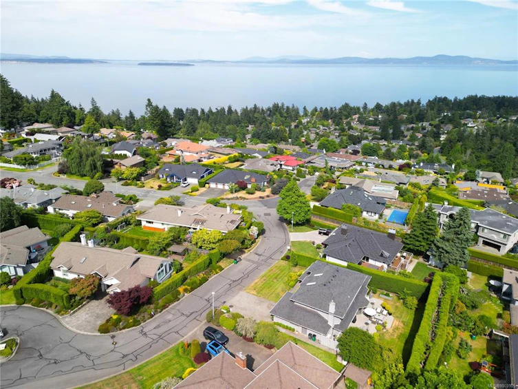 835 Gulfview Place, Saanich, BC, V8Y 2R6 - 6